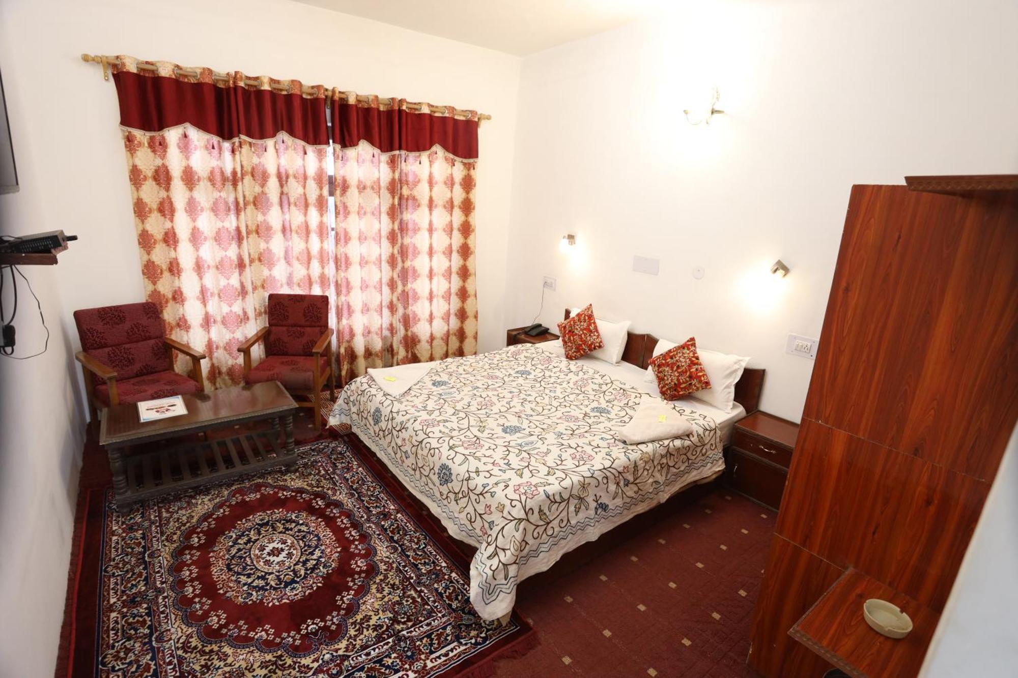 Hotel Jan Palace Leh Esterno foto
